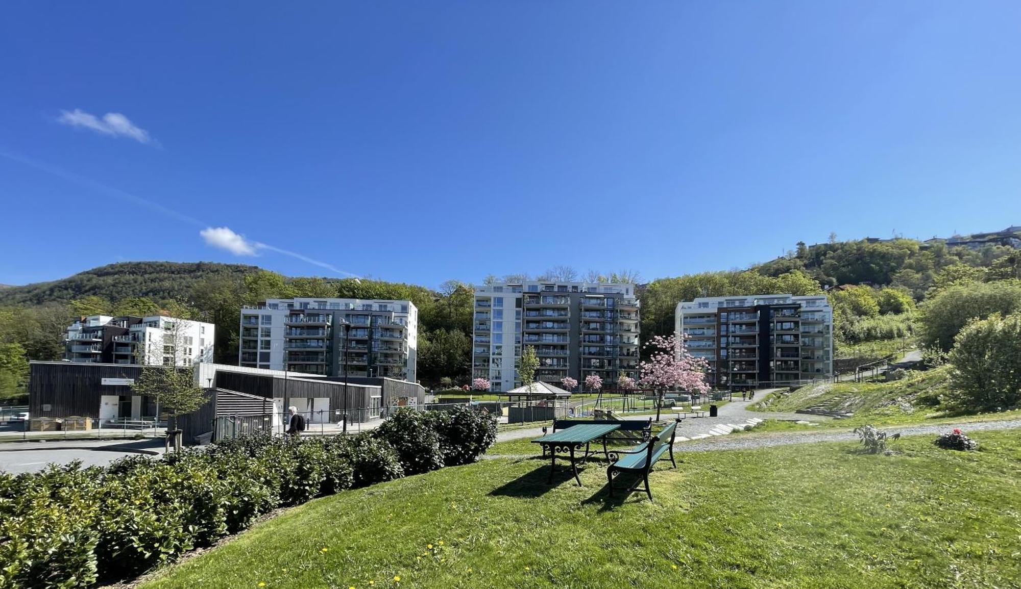 3 Sleeping Rooms For 82M2 Which Direct Traffic To Airport And City Center Bergen Bagian luar foto
